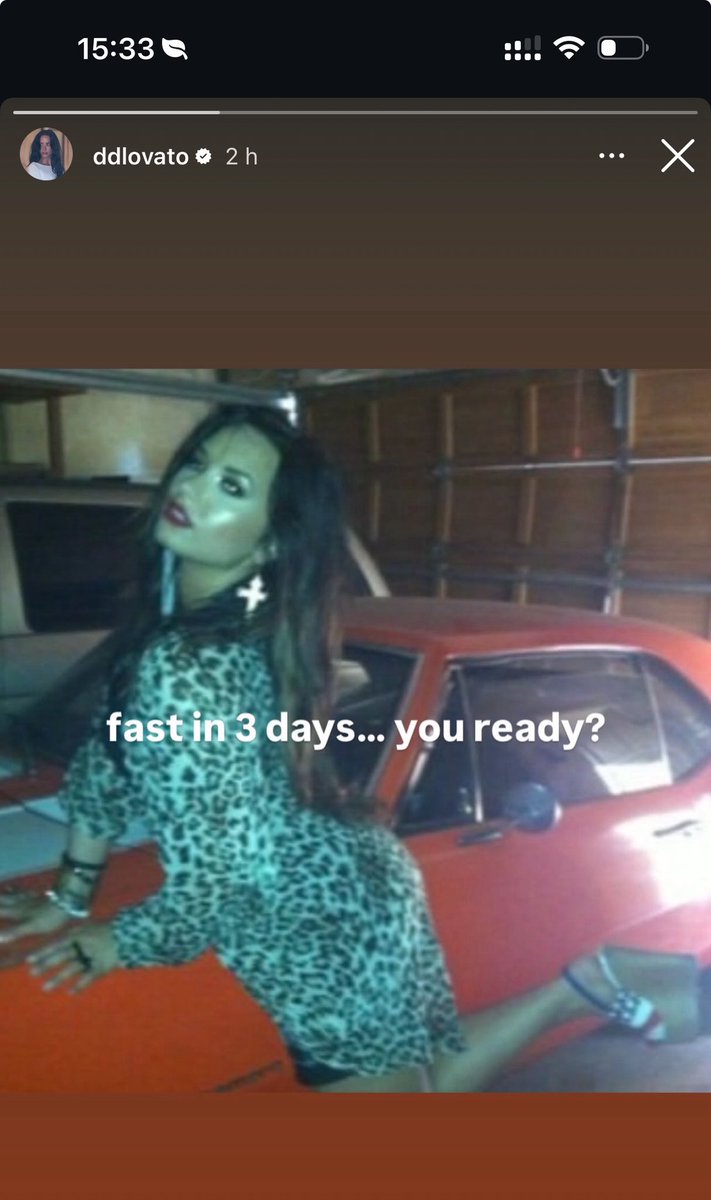 ctz que o novo social media dela é um lovatic brasileiro (pena q não sou eu