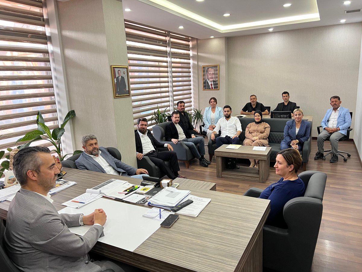 AK Parti Yenimahalle İlçe Başkanlığı (@akyenimahalle06) on Twitter photo Haftalık Olağan Yürütme Kurulu Toplantımız, İlçe Başkan Vekilimiz <a href="/gurkankkc/">Gürkan Küçükkılıç</a> başkanlığında gerçekleştirildi.
@akpartiankara
<a href="/hakanhanozcan/">Hakan Han ÖZCAN 🇹🇷</a> Haftalık Olağan Yürütme Kurulu Toplantımız, İlçe Başkan Vekilimiz <a href="/gurkankkc/">Gürkan Küçükkılıç</a> başkanlığında gerçekleştirildi.
@akpartiankara
<a href="/hakanhanozcan/">Hakan Han ÖZCAN 🇹🇷</a>