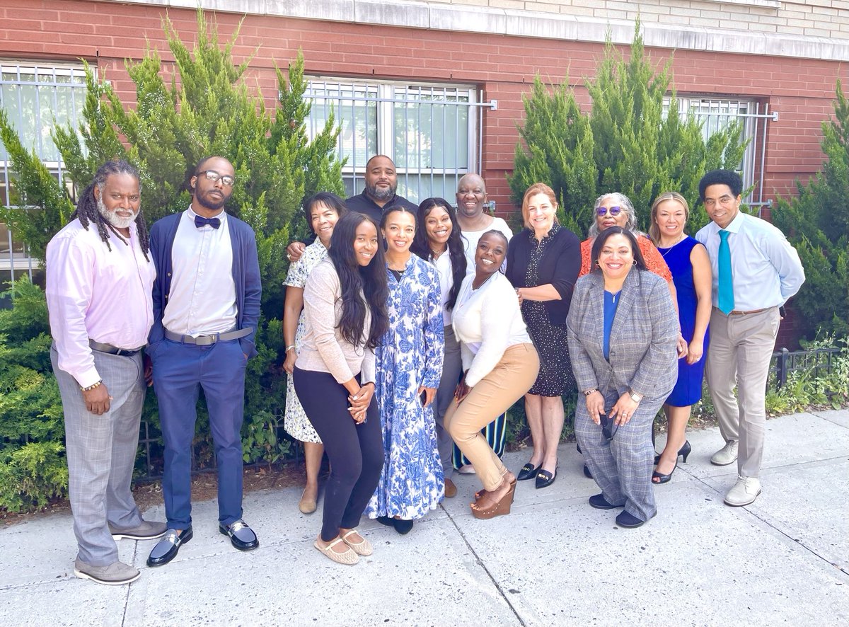 This am I had the privilege of mtng with some of ⁦<a href="/WINNYC_ORG/">Win</a>⁩ Supportive Housing Staff!An amazing effective group of people who R helping formerly homeless families stabilize &amp; thrive!I’m lucky 2 get 2 work with them! #supportivehousing #homelessness #familyhomelessness