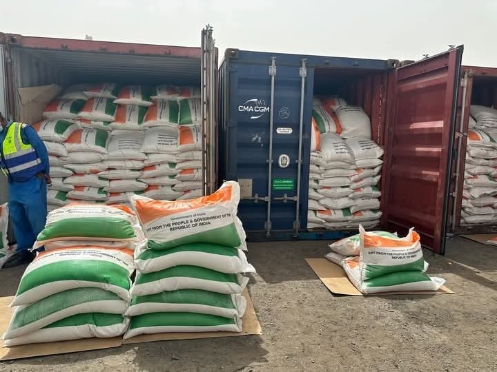 السفارة الهندية في #بورتسودان تعلن وصول شحنة من الأرز الهندي إلى السودان، لتوزيعها كإغاثة للمتضررين من الحرب
#السودان 
#اخر_اخبار_السودان