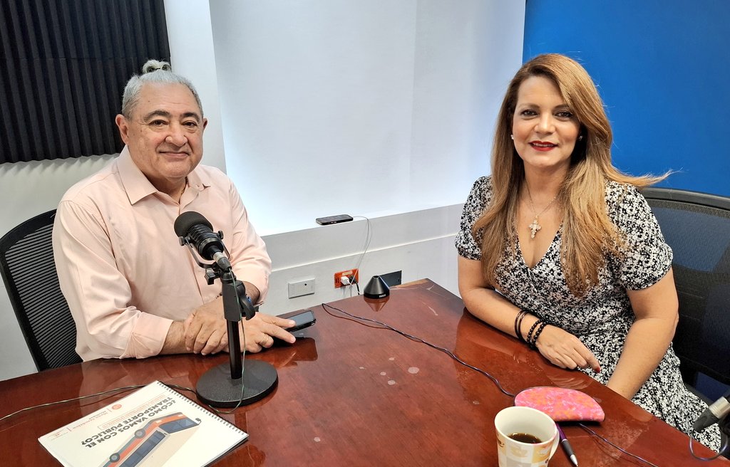 Radio Fórmula Sonora (@radioformulason) on Twitter photo 🔴 Sigue #ENVIVO con <a href="/SoledadDurazo/">Soledad Durazo Barceló</a> en Radio Fórmula #Sonora 🎙️
🎙️ Hoy al frente <a href="/cynthiagarama/">Cynthia García A.</a>
➡️ Escucha la entrevista con el Maestro Víctor Valdés , integrante de la mesa de movilidad de <a href="/hmocomovamos/">Hermosillo ¿Cómo Vamos?</a>
💬 Habla sobre: 3 razones por las que un transporte público de calidad 🔴 Sigue #ENVIVO con <a href="/SoledadDurazo/">Soledad Durazo Barceló</a> en Radio Fórmula #Sonora 🎙️
🎙️ Hoy al frente <a href="/cynthiagarama/">Cynthia García A.</a>
➡️ Escucha la entrevista con el Maestro Víctor Valdés , integrante de la mesa de movilidad de <a href="/hmocomovamos/">Hermosillo ¿Cómo Vamos?</a>
💬 Habla sobre: 3 razones por las que un transporte público de calidad