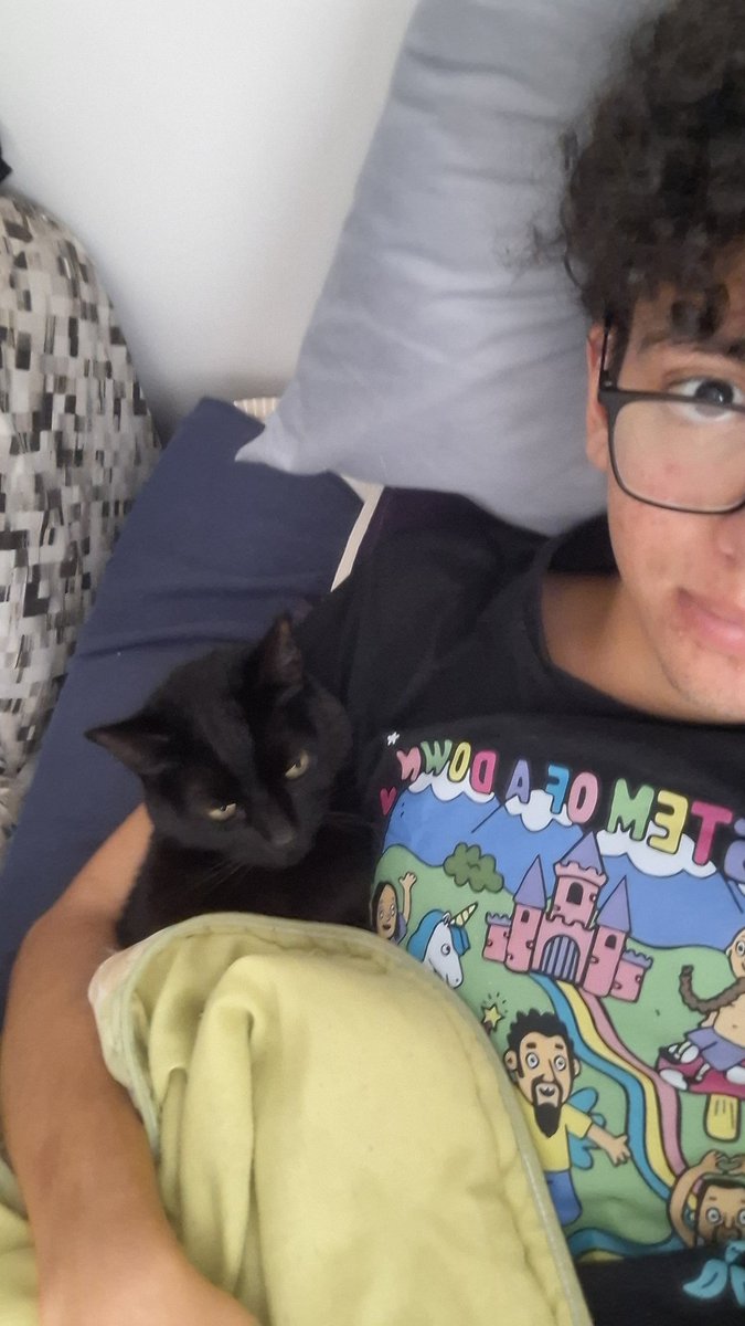 botbtobot's tweet photo. #deboa com meu #gato https://t.co/j5uzX73JyP