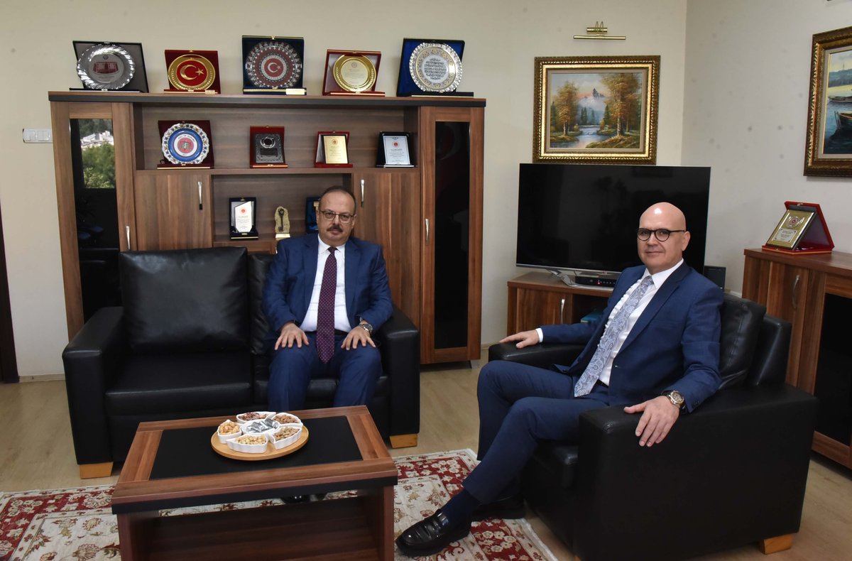 T.C. Aydın Valiliği (@aydinvaliligi) on Twitter photo Vali <a href="/YakupCanbolat/">Yakup CANBOLAT</a>,
Hakimler ve Savcılar Kurulu'nun yayımladığı kararname ile Aydın Cumhuriyet Başsavcılığına atanan Celal Tekin’e hayırlı olsun ziyaretinde bulundu.
Vali Canbolat, Cumhuriyet Başsavcısı Celal Tekin’e yeni görevinde başarılar diledi. Vali <a href="/YakupCanbolat/">Yakup CANBOLAT</a>,
Hakimler ve Savcılar Kurulu'nun yayımladığı kararname ile Aydın Cumhuriyet Başsavcılığına atanan Celal Tekin’e hayırlı olsun ziyaretinde bulundu.
Vali Canbolat, Cumhuriyet Başsavcısı Celal Tekin’e yeni görevinde başarılar diledi.