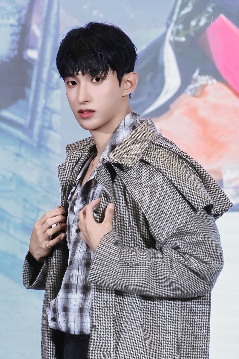 dnikii218's tweet photo. 250729  yzy

#세븐틴 #SEVENTEEN #이석민 #도겸 #dk #ドギョム https://t.co/WsrlkE0on2
