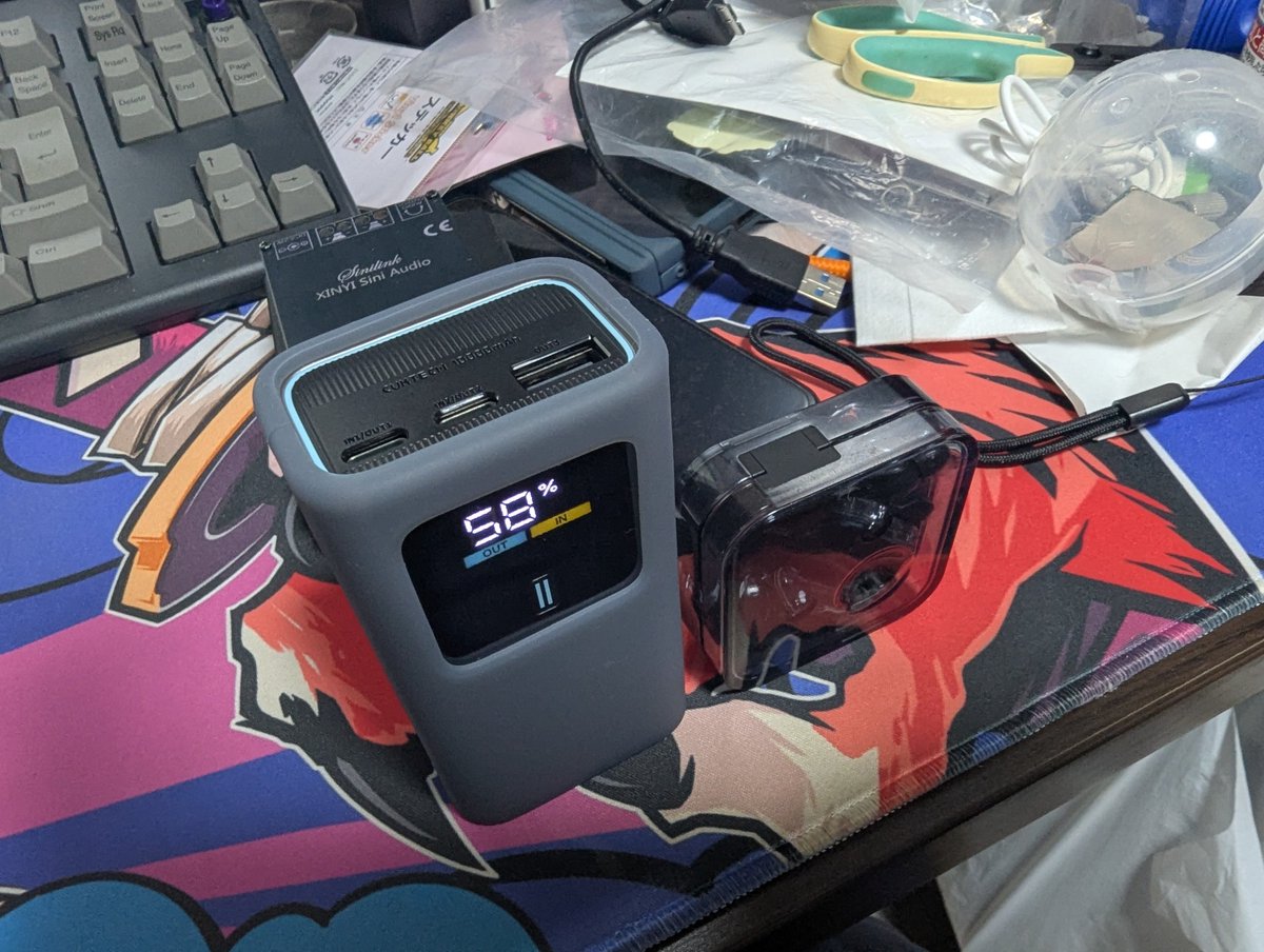 ooiur's tweet photo. モバイルバッテリーを買った。

CUKTECH PowerBank 10号Mini
(10000mAh/Max Output 55W)

これ最高だね、ノートパソコンの充電まで可能。 https://t.co/SFTLIKYGQ0