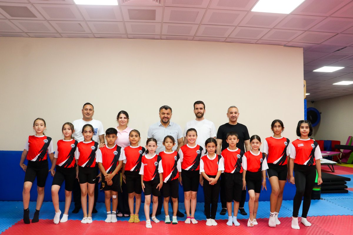 YAZ SPOR OKULLARIMIZ HIZ KESMEDEN DEVAM EDİYOR

Tüm tesislerimizde çeşitli branşlarda, uzman Antrenörlerimiz eşliğinde ’’Yaz Spor Okulları Kurslarımız’’ devam ediyor.

Yaz spor okulları kurslarımıza katılmak için tesislerimize gelerek, ya da E-Devlet Spor Bilgi Sistemi üzerinden