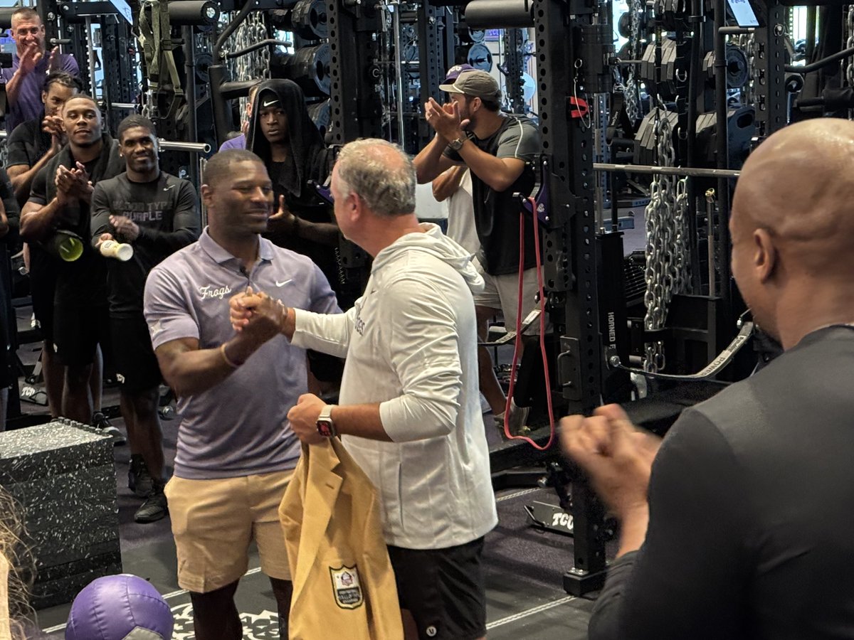 Mike Buddie (@buddie52) on Twitter photo It’s not every day that you get a Hall of Famer to donate his jacket to the program. Huge thanks to the legendary <a href="/LT_21/">LaDainian Tomlinson</a> for being a Frog forever! Go 🐸!! <a href="/TCUFootball/">TCU Football</a> It’s not every day that you get a Hall of Famer to donate his jacket to the program. Huge thanks to the legendary <a href="/LT_21/">LaDainian Tomlinson</a> for being a Frog forever! Go 🐸!! <a href="/TCUFootball/">TCU Football</a>