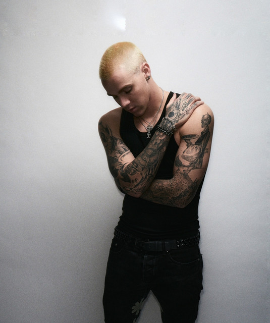 .<a href="/Gobe954/">Gobe</a> blends indie pop and emo hip-hop on newest track "for once in my life" melodicmag.com/news/gobe-blen…