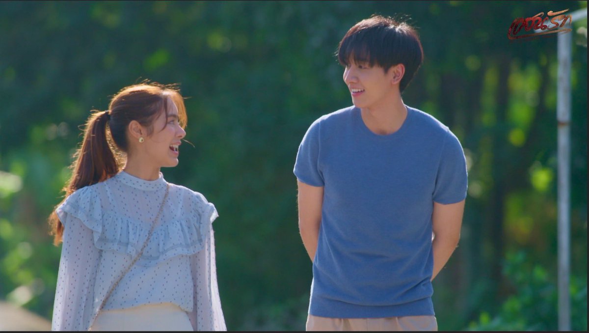 KhunpinNathanan's tweet image. วิ่งออกกำลังกายที่ตลาดเนี่ยนะรวี💢
#แสนรักEP1