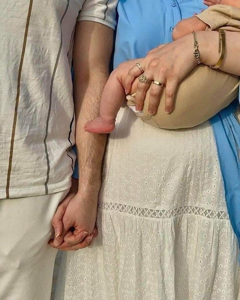 والله لا نريدُ أكثرَ من ذلك

عائلة طيّبة يملؤها الأُنس والحُب :)) 🤍