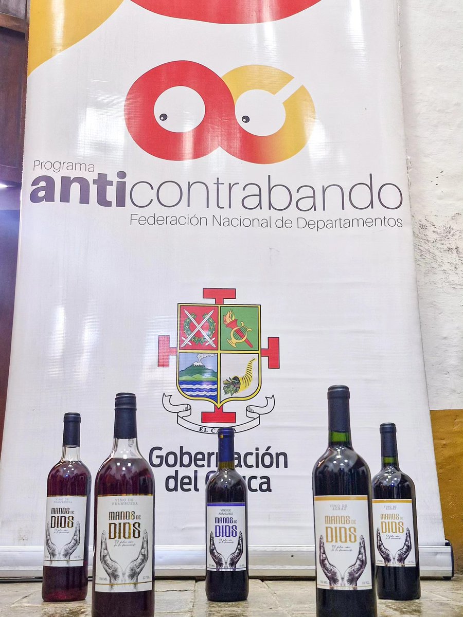 FNDCol's tweet image. 🚨 ¡El Cauca refuerza su lucha #TodosContraElContrabando! En operativos de control del Grupo Anticontrabando de la @GobCauca, junto a la @PoliciaAduanera, se logró la incautación de aguardiente, vinos y cigarrillos ilegales en varios sectores de Popayán. ¡Un golpe directo a la…