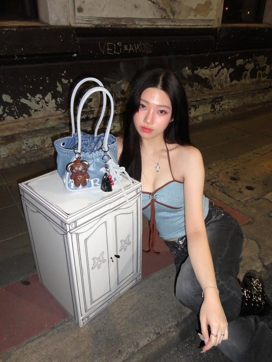 Chacha_FansTH's tweet photo. 📸 Chacha's Instagram Posts 🗓 27/07/2025

bangkok city<3
1/3

#TheEditBox #MergeYourWhen #MergeFriends #MergeADayBag
#ชาช่า #ชาช่ากนกรักษ์ #CHACHA #ChachaKanokrak #fyp #ChachaLifeStyle #TeamChacha https://t.co/U625RN9Hsa