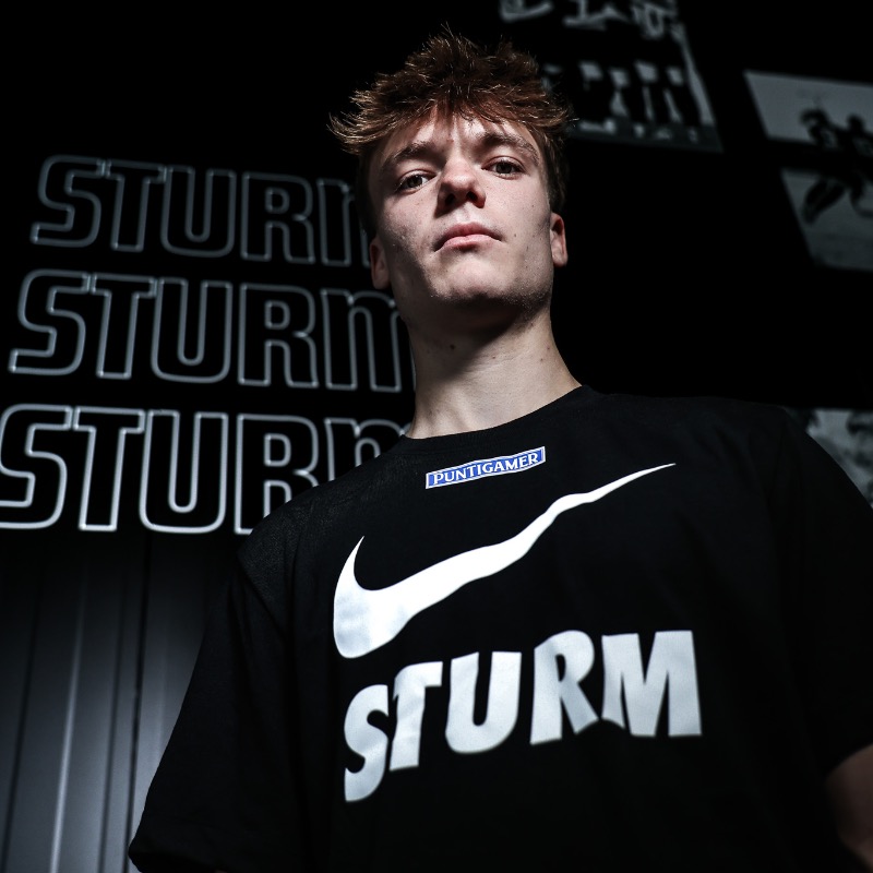 SKSturm's tweet photo. Jakob #Ploner wechselt aus der Salzburger Jugend an die Mur und wird ab sofort das Sturm II-Mittelfeld verstärken. ✒️📄 #sturmgraz #inundaut