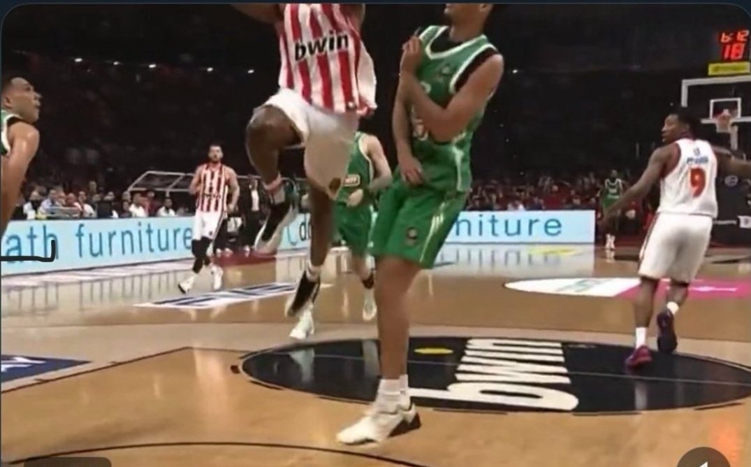 Γιατι υπεγραψε ο σαμαντουροφ την επιστολη???

Για αυτο ....
#paobc