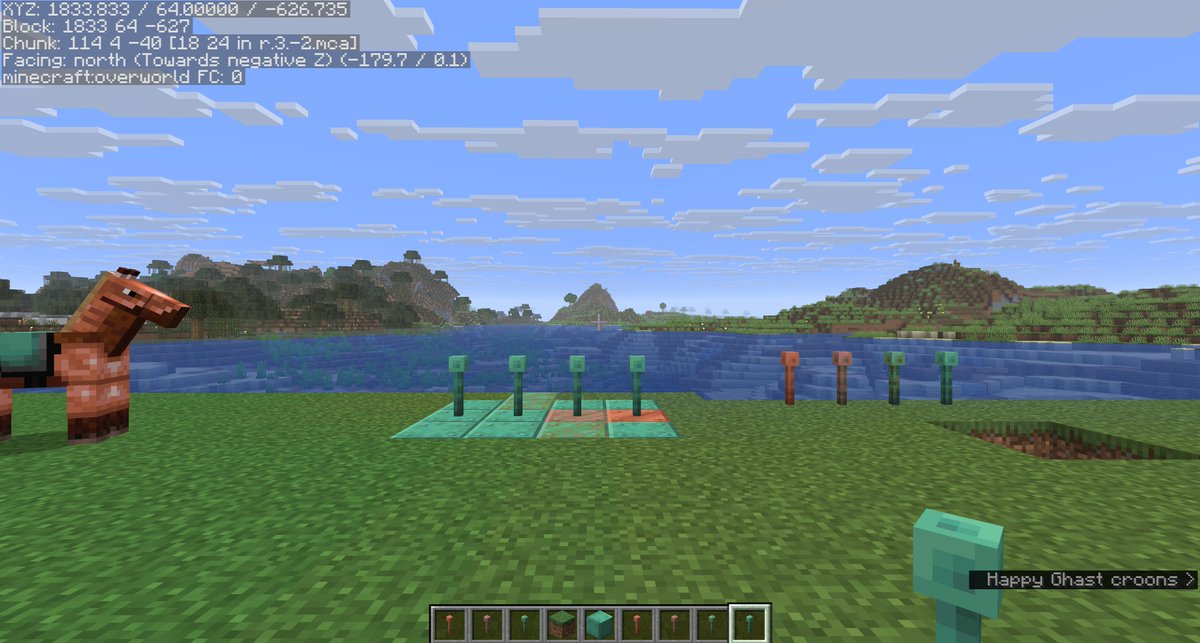 silentwisperer_'s tweet image. BIG CHANGES to the  f3/debug screen on java! By default its now less cluttered and more readable. But if you press f3 &amp;amp; f5, you can TOGGLE what you want to show!! Including having some info ALWAYS ON SCREEN!

PLEASE PBRING THIS TO BEDROCK

pics: new, old, new menu, info always on