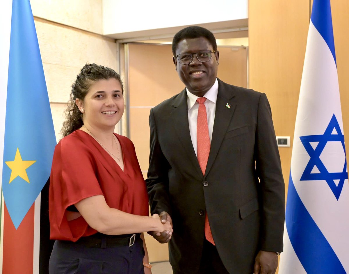 Sharren Haskel השכל שרן (@sharrenhaskel) on Twitter photo I met with the Foreign Minister of South Sudan, Monday Semaya Kumba, for a diplomatic meeting to strengthen relations with South Sudan.
🇮🇱🤝🇸🇸
<a href="/IsraelMFA/">Israel Foreign Ministry</a>
📷Avi Hayun I met with the Foreign Minister of South Sudan, Monday Semaya Kumba, for a diplomatic meeting to strengthen relations with South Sudan.
🇮🇱🤝🇸🇸
<a href="/IsraelMFA/">Israel Foreign Ministry</a>
📷Avi Hayun