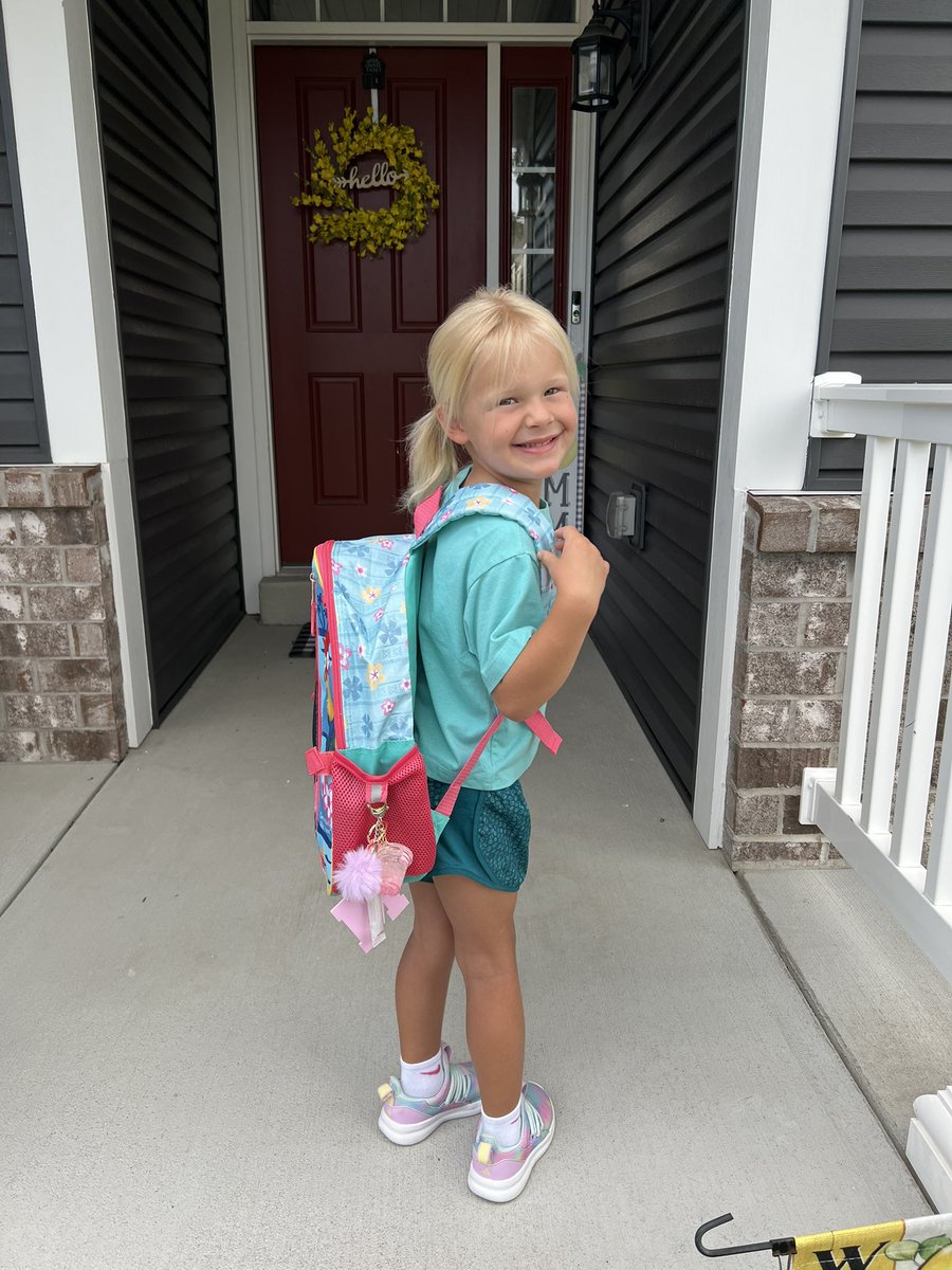 Hayley_Leake's tweet photo. Monroe is off to Kindergarten Success—a little step before the big first day! 🚌📚 So proud of her and excited for all that’s ahead! 💛 #KindergartenBound #GrowingUpFast #Monroe https://t.co/uYI0kMlmG2