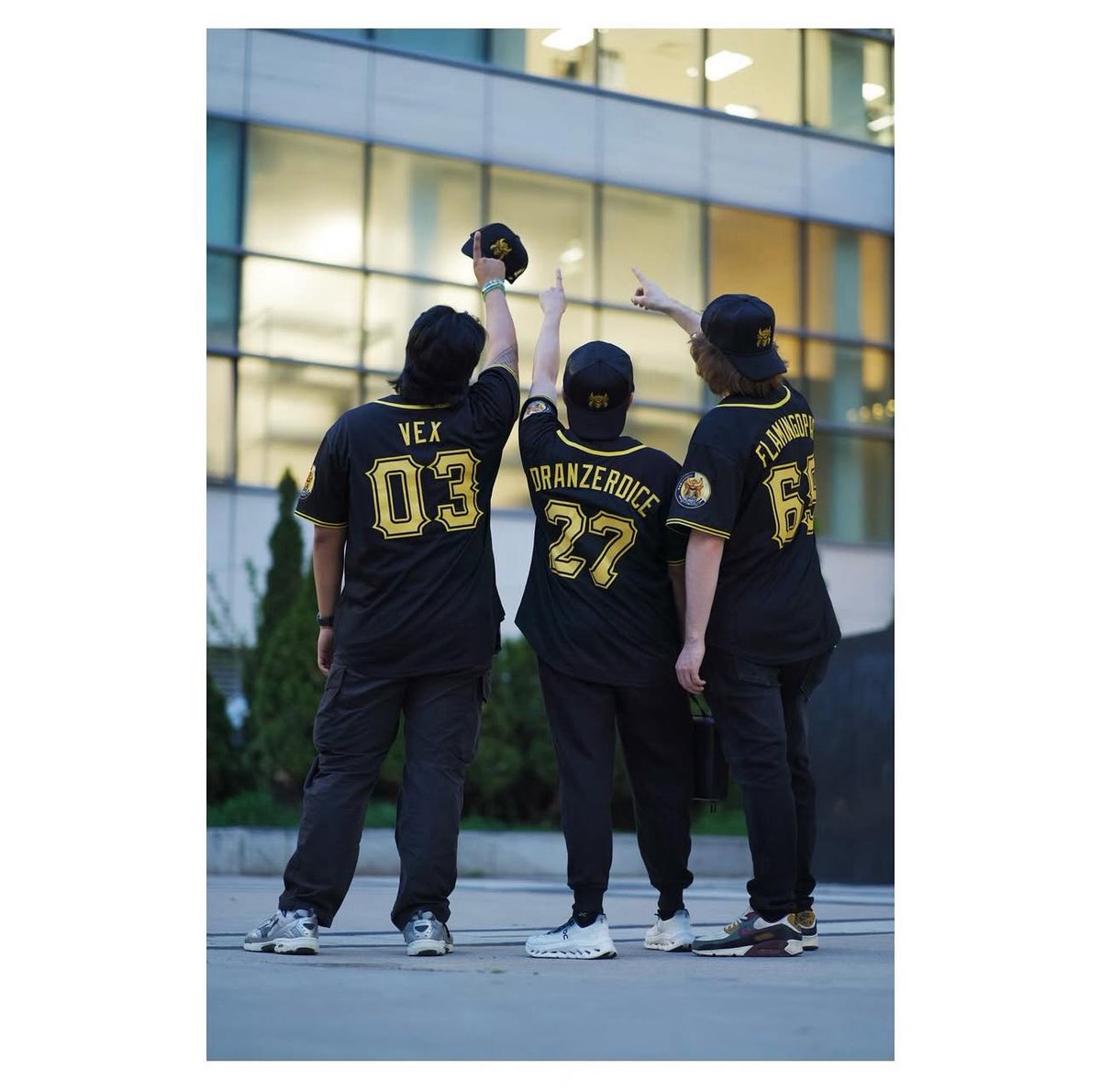 theflamingopapi's tweet photo. [OFFICIAL]  Beyblade X is becoming an official sport! 

Team Banana Bladers has secured a $750,000 sponsorship by a BIG company to sponsor 3 players to compete in Beyblade Tournaments as professional Beybladers FULL TIME! 

The Official Roster is
Flamingopapi
Vex
DranzerDice https://t.co/h7lFWMzEYd