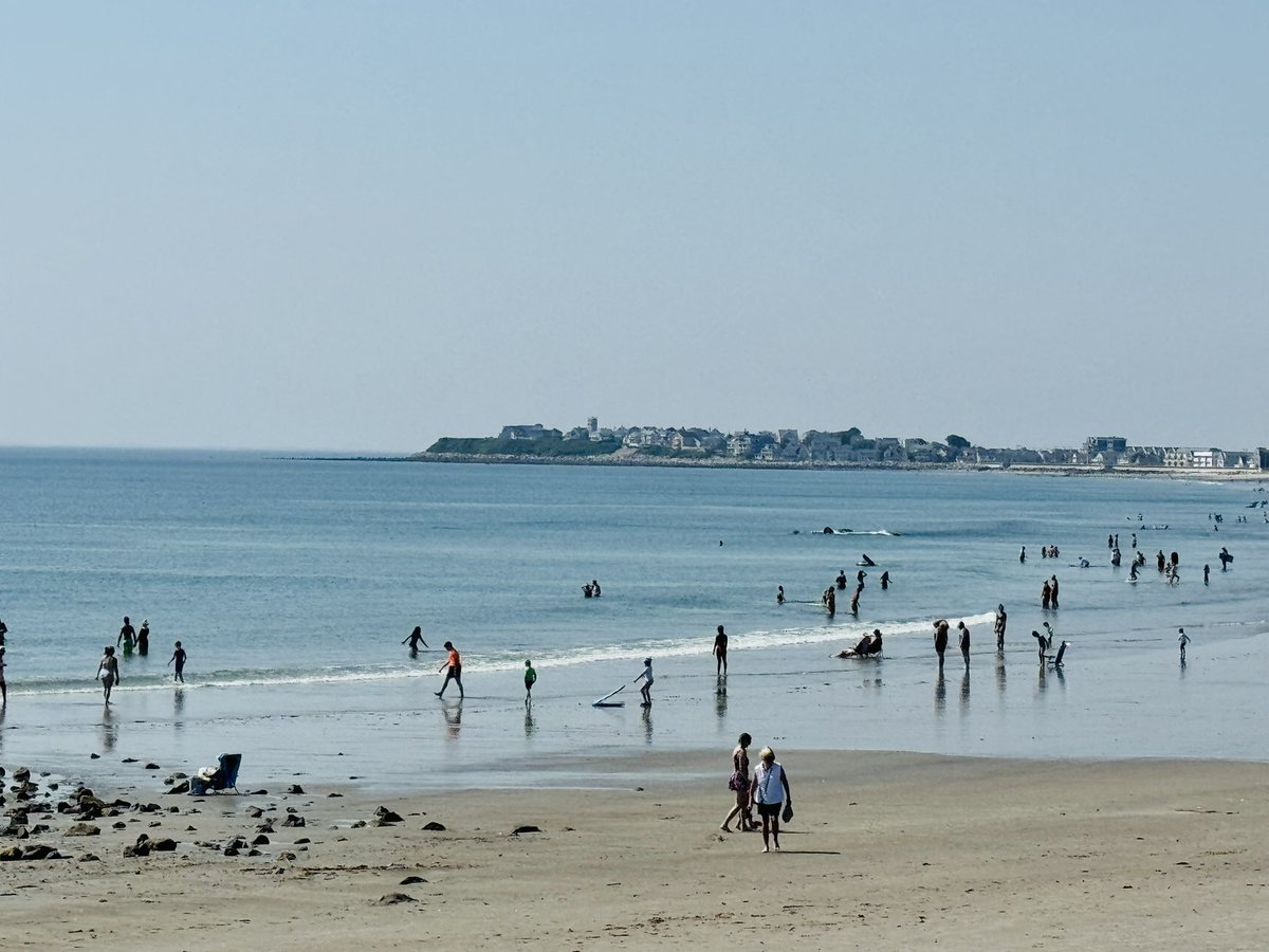 Happy Tuesday

It never gets old working at the beach. Hope you are enjoying your day.