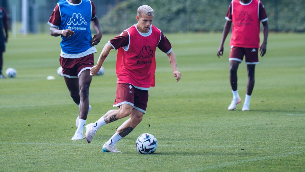 FC Metz ☨ tweet media