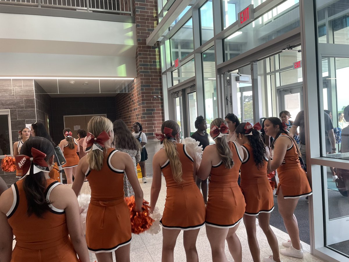 Welcome to Alvin ISD new teachers! We hope you all have an amazing year!!