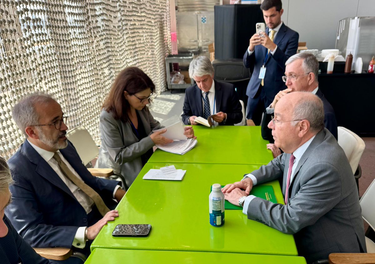 On the margins of the Conference on the Peaceful Settlement of the Question of Palestine and the Implementation of the Two-State Solution, Minister Mauro Vieira spoke with the Portuguese Foreign Minister Paulo Rangel about the 🇧🇷🇵🇹 bilateral agenda and subjects on the Conference.