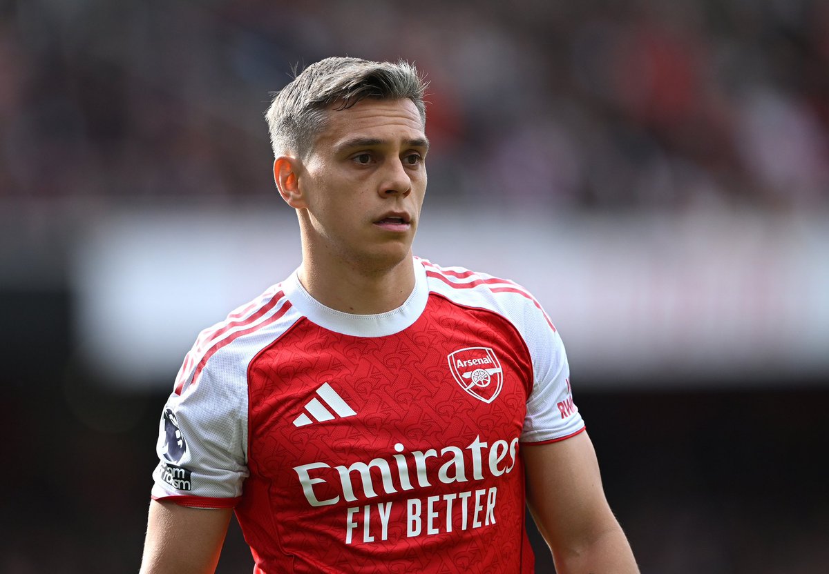 @Anderson🎖️ (@akandeade_) on Twitter photo 🚨 BREAKING!
Borussia Dortmund are monitoring Leandro
Trossard. 🇧🇪
The winger also has two concrete offers from Premier League clubs. 🦁
A move in this window is possible. 🤝
ℹ️ <a href="/Plettigoal/">Florian Plettenberg</a> 🚨 BREAKING!
Borussia Dortmund are monitoring Leandro
Trossard. 🇧🇪
The winger also has two concrete offers from Premier League clubs. 🦁
A move in this window is possible. 🤝
ℹ️ <a href="/Plettigoal/">Florian Plettenberg</a>