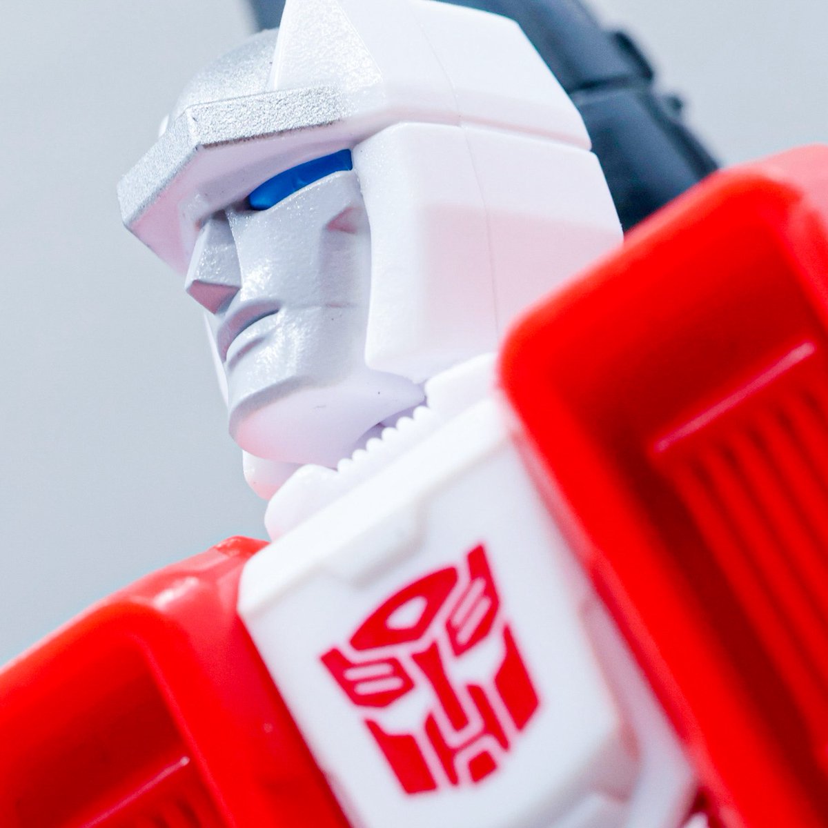 “If you look first, you may not leap!” 

📸 Transformers Age of The Primes Air Raid