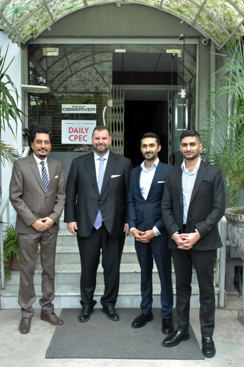 DanStoenescu's tweet image. 🇷🇴🤝🇵🇰 Honored to visit @pakobserver &amp;amp; @TheDailyCPEC for a rich exchange on media, diplomacy, &amp;amp; regional 🌏connectivity. Grateful to meet @FaisalZahidPO , Editor-in-Chief, Chairman &amp;amp; CEO, and discuss Romania’s commitment to dialogue, transparency, &amp;amp; stronger 🇷🇴🇵🇰 ties. @PdCMAERO