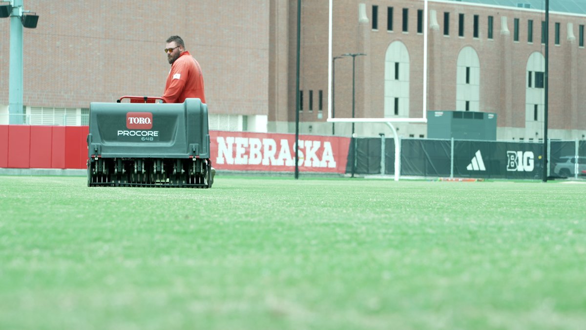 Institute of Agriculture and Natural Resources (@unl_ianr) on Twitter photo <a href="/UNLturfgrass/">Nebraska Turfgrass Science</a> is simulating football wear on bermudagrass turf to improve field durability + player safety. Research led by Amanda Folck is helping @HuskerFBNation and turf managers across the U.S. make data-driven decisions.
Details ›› bit.ly/3H7YJFC <a href="/UNLturfgrass/">Nebraska Turfgrass Science</a> is simulating football wear on bermudagrass turf to improve field durability + player safety. Research led by Amanda Folck is helping @HuskerFBNation and turf managers across the U.S. make data-driven decisions.
Details ›› bit.ly/3H7YJFC