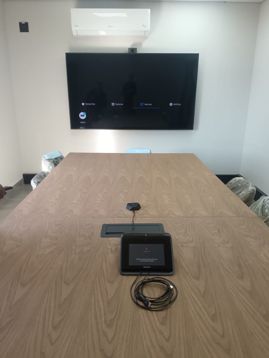 GaldonData's tweet image. ✅ Successful install by TechSonic!
Modern video conference room set up with:
📺 Wall-mounted display
📱 Touch control panel
🔗 Crestron BYOD solution

📞 086 128 2828
✉️ info@techsonic.co.za

#TechSonic #AVInstallation