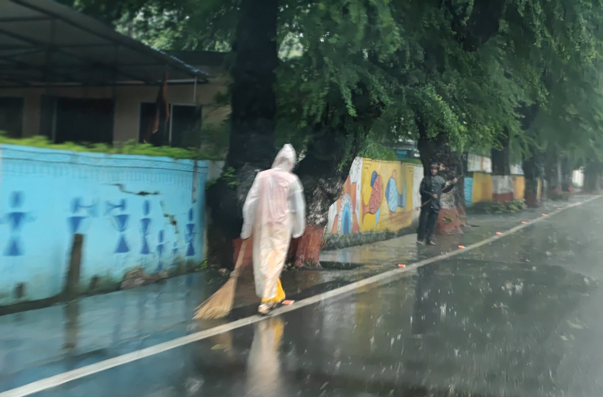 Anil Gulati (@anil5) on Twitter photo Thank you our Safai mitr and let Bhopal remain clean and shine, even when it rains heavily. <a href="/PIBBhopal/">PIB in MP</a> @collectorbhopal <a href="/SwachhBhopal/">Swachh Bhopal</a> <a href="/CMMadhyaPradesh/">Chief Minister, MP</a> #Bhopal Thank you our Safai mitr and let Bhopal remain clean and shine, even when it rains heavily. <a href="/PIBBhopal/">PIB in MP</a> @collectorbhopal <a href="/SwachhBhopal/">Swachh Bhopal</a> <a href="/CMMadhyaPradesh/">Chief Minister, MP</a> #Bhopal