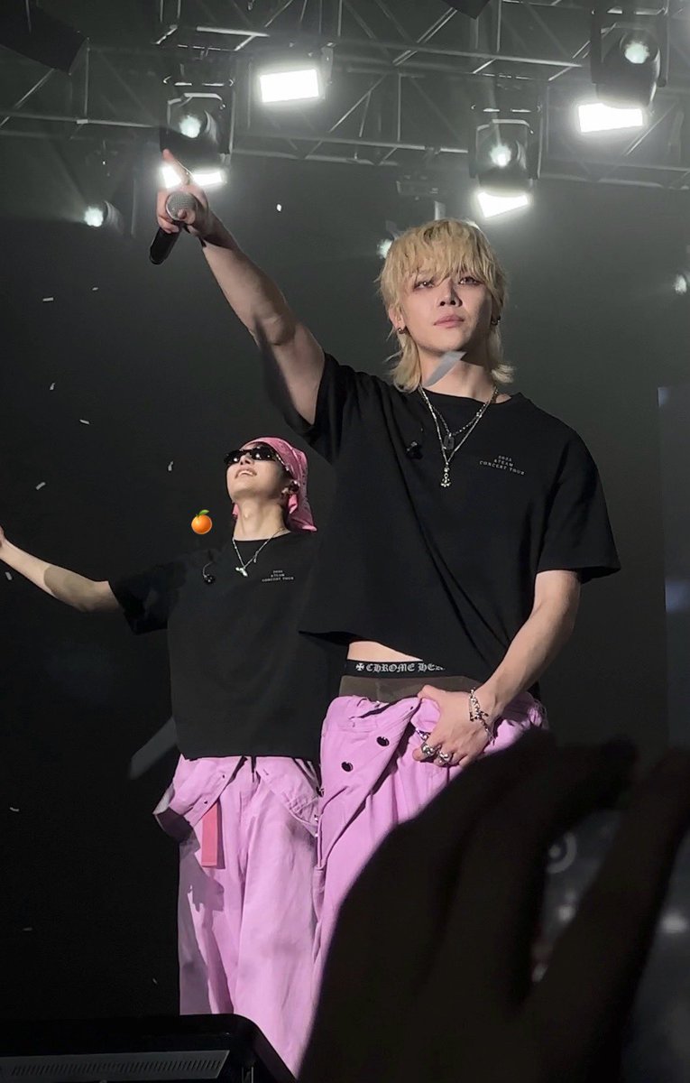 지인이 보내줬는데 갤러리에서 마주칠때마다 깔깔웃음