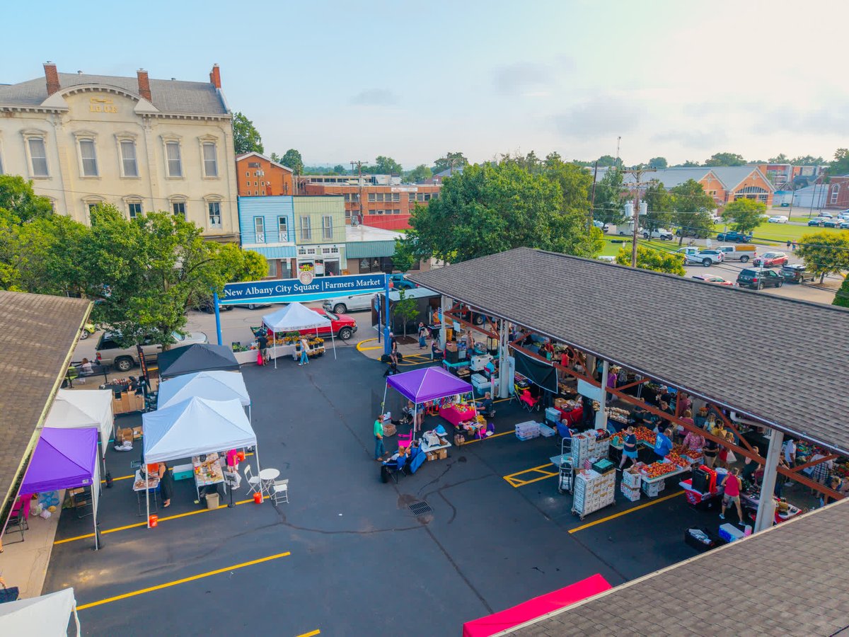 Fill your fridge and pantry with fresh flavors from local farmers markets in #SouthernIndiana. 🫐🍅🥐

Click the link for farm experiences in SoIN. bit.ly/41fpa2W

📍New Albany Farmers Market 

#GoSoIN