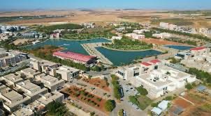 “Harran Üniversitesi’nden Bir Başarı Daha”
“Yazılımda yerli ve milli üretim”
Üniversite, yazılım alanında da önemli çalışmalara imza atmaktadır yerli ve milli yazılım çözümleri geliştirerek hem üniversite bünyesinde hem de bölgedeki yazılım ekosistemine ciddi katkılar