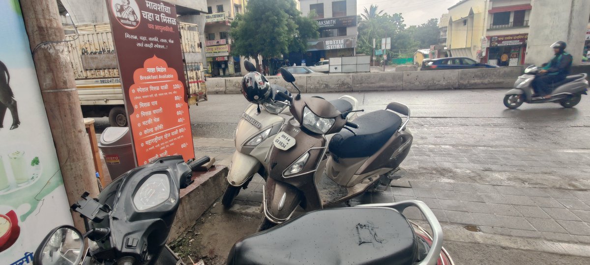 mrpatil's tweet photo. Parking on footpath. Location: Baner Date: 29 Jul 2025 Time: 3:30 PM https://t.co/AmN3WKL9DA