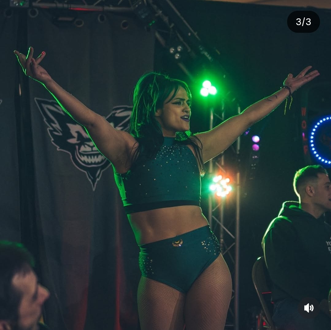Step 1. "Break ya neck".

Step 2. Make her tap.

Step 3. <a href="/Yescosmic1/">MagicalGirl Cosmic</a> wins.

<a href="/the_gnomie/">Gabby Forza</a>'s nightmare.