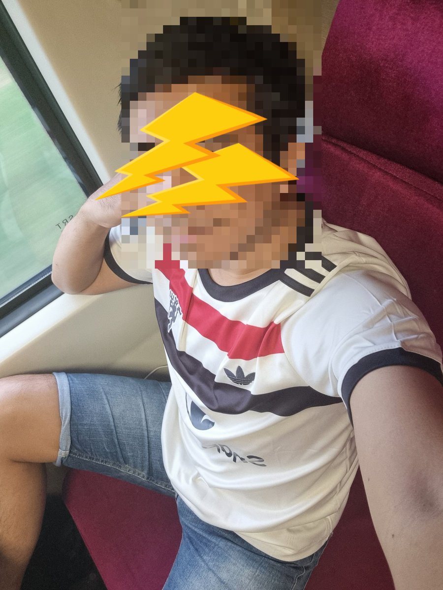 นั่งรถไฟแปปๆก็คงจะไม่คิดอะไรอะนะ......แต่พอเป็นตู้นอน คิดดีไม่ได้เลย เอ้าดง outdoor ตู้รถนอน ห้องน้ำ ห้องอาบน้ำ วนอยู่ในหัว🤭🤤