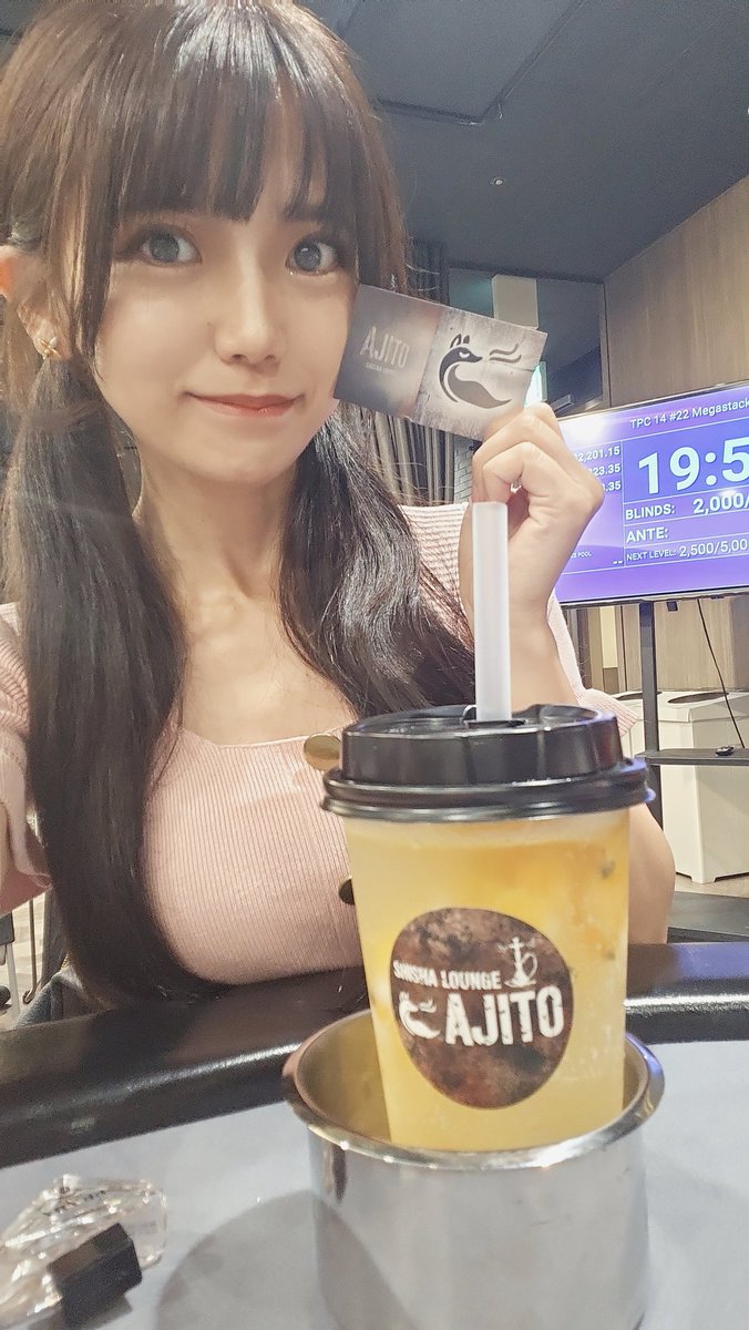 hiromiyanyanko's tweet image. 今日はプレイヤーとして!
#TPC Megastack 出るよ～✌

って投稿下書きに保存されてた😢💦
最終日はポーカーできて楽しかったです!!
あと30人くらいのところで飛んじゃった!

AJITOさんのドリンクやアイスクレープ最高に美味しかったです✨

大阪で地元岡山の友達にも会えて良かった♡