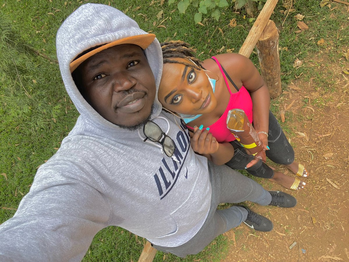 The only thing women fear ni kuitwa sura mbaya na uji moto... heeeeehhhh!!!💀💀anyway, chain chain??🚬🍁