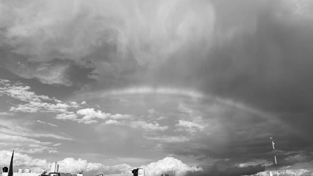 A pesar de que hay días cargados de impotencia y frustración, yo sí tengo esperanza en muchas cosas (en mí, por ejemplo).
#BuenosDías