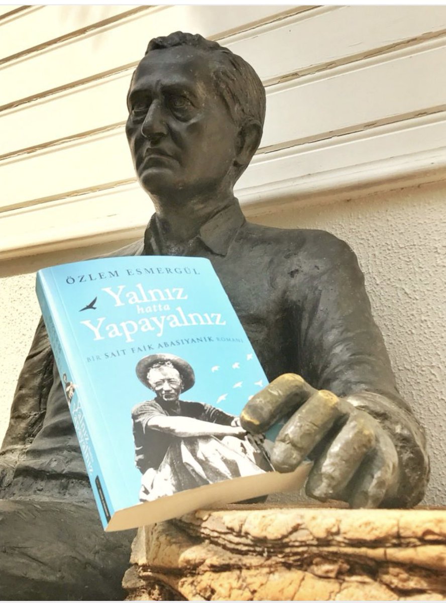 İstanbul’da olsaydım Burgazada’ya giderdim.
Marta koyunda yüzer, bir çam ağacına yaslanır Sait Faik okur, günü Kalpazankaya restaurantta tamamlardım.
Sait Faik’in izinde “Burgazada” yazımın linkini bırakayım, okumak isterseniz⬇️

geziveyorum.com/sait-faikin-iz…