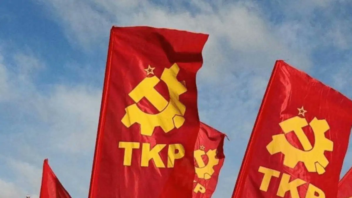 TKP'den 'komisyon' açıklaması

"Taraflar gizli kapılar ardında ya da yuvarlak ya da çelişkili ifadelerle değil, açık bir biçimde önerilerini dile getirmeden hiçbir tartışma gerçek değildir. Bu bir tuzaktır. Bu anlamda komisyon tuzağına düşülmemelidir. Bütün partiler, ülkenin