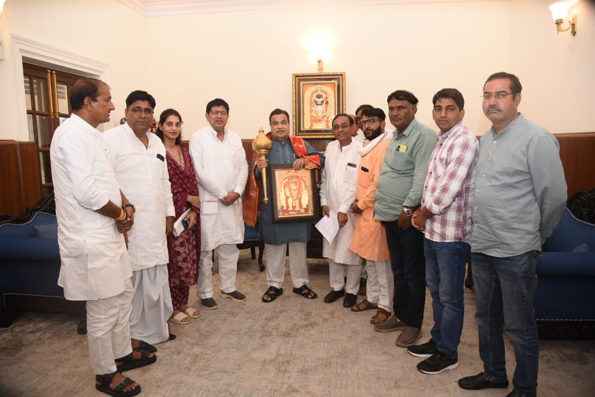 Pleasure meeting <a href="/OfficeOfNG/">Office Of Nitin Gadkari</a> ji 
<a href="/AapkaMurarilal/">Murari Lal Meena</a>