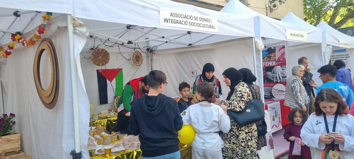 El Consell Comarcal del Solsonès no autoritza la paradeta d'Aliança Catalana al·legant q no respectem els "drets humans", però permet l'exhibicionisme i normalització de vels islàmics i banderes palestines.

Els hem demandat i la demanda ha estat admesa a tràmit

#SalvemCatalunya