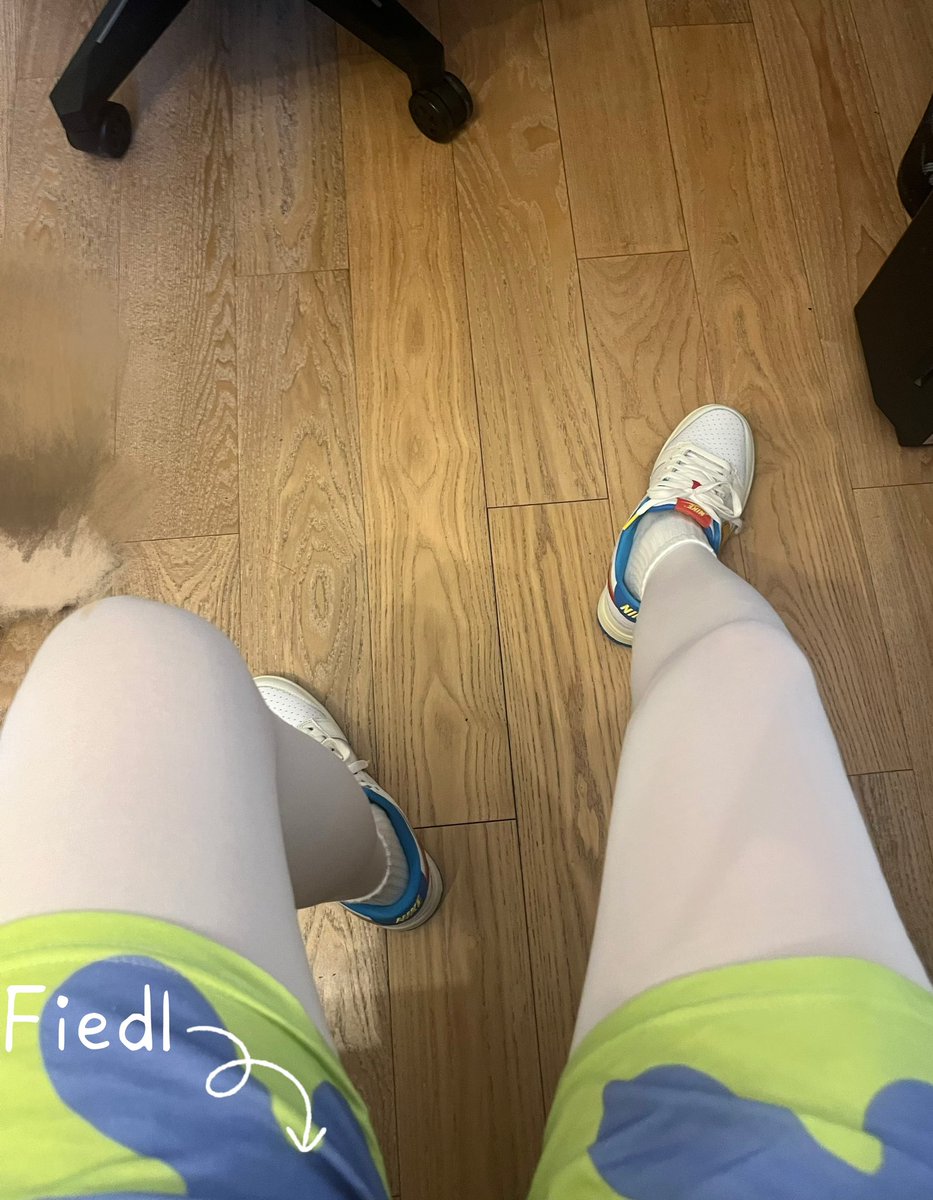 高弹还是白丝？好难选啊🥵