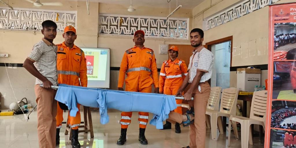 5 NDRF PUNE (@5ndrf) on Twitter photo Team 05BnNDRF
💠 Conducted School Safety Programme
💠 Venue: Global Mile Passege, Municipal School, Varali, Mumbai (MH)
💠 Participants: Teachers, students
💠 Empowering Teachers & students with essential disaster preparedness skills!
#BePrepared
<a href="/NDRFHQ/">NDRF India I राष्ट्रीय आपदा मोचन बल 🇮🇳</a>
<a href="/ndmaindia/">NDMA India | राष्ट्रीय आपदा प्रबंधन प्राधिकरण 🇮🇳</a>
<a href="/ANI/">ANI</a> Team 05BnNDRF
💠 Conducted School Safety Programme
💠 Venue: Global Mile Passege, Municipal School, Varali, Mumbai (MH)
💠 Participants: Teachers, students
💠 Empowering Teachers & students with essential disaster preparedness skills!
#BePrepared
<a href="/NDRFHQ/">NDRF India I राष्ट्रीय आपदा मोचन बल 🇮🇳</a>
<a href="/ndmaindia/">NDMA India | राष्ट्रीय आपदा प्रबंधन प्राधिकरण 🇮🇳</a>
<a href="/ANI/">ANI</a>