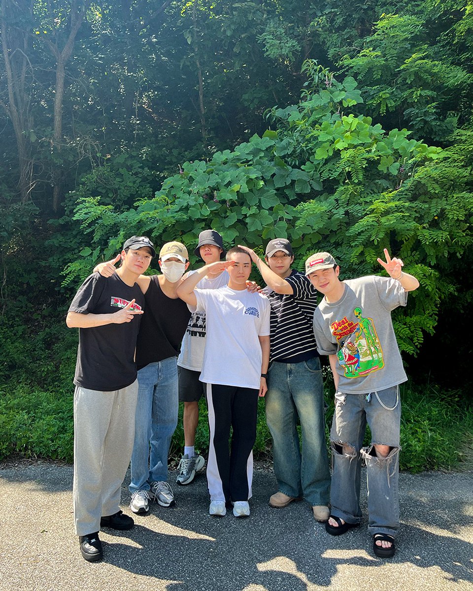 배승민(BAE SEUNG MIN) (@bae_s2_official) on Twitter photo 골드니스의 응원 속에 씩씩하게 입소한 승민이!
보내준 마음 꼭 안고 건강히 다녀올게요🫡
#BAE_FOR_NOW_SEUNGMIN
#우린_늘_같은_자리에서_승민이를_비춰줄거야
#BAESEUNGMIN #배승민
#GoldenChild #골든차일드
<a href="/Hi_Goldenness/">GOLDEN CHILD</a> 골드니스의 응원 속에 씩씩하게 입소한 승민이!
보내준 마음 꼭 안고 건강히 다녀올게요🫡
#BAE_FOR_NOW_SEUNGMIN
#우린_늘_같은_자리에서_승민이를_비춰줄거야
#BAESEUNGMIN #배승민
#GoldenChild #골든차일드
<a href="/Hi_Goldenness/">GOLDEN CHILD</a>