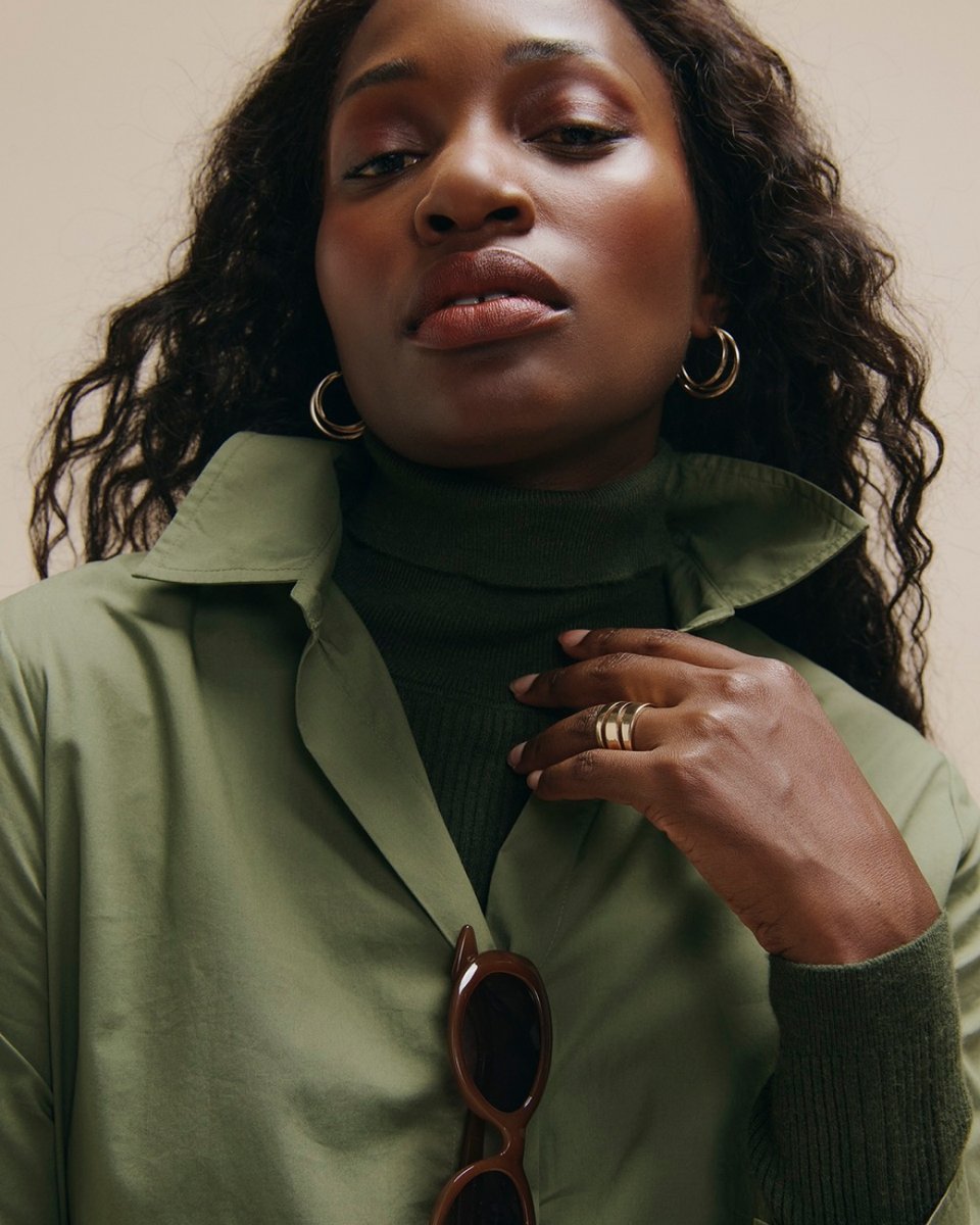 Get the most out of your wardrobe with timeless essentials that transcend the seasons and are easy to layer, like our cotton poplin shirt in a neutral shade of green 💚

Shop the style before it sells out: brnw.ch/21wUvEu