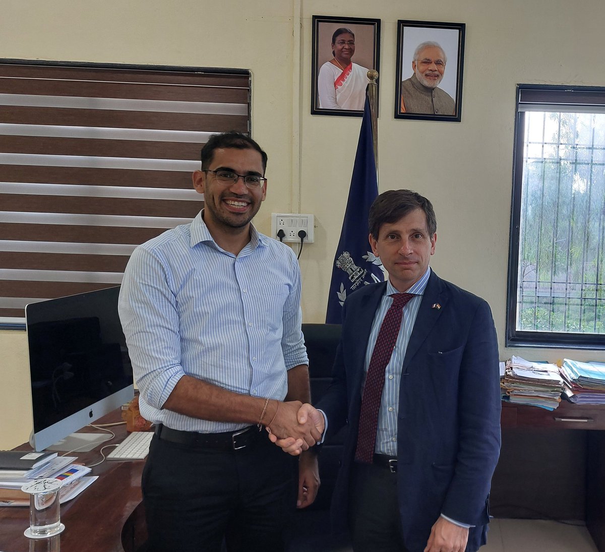 Jean-Marc Sere-Charlet (@serecharlet) on Twitter photo First visit for me to #Diu & to its splendid heritage monuments. Valuable exchange with Shri Rahul Dev Boora <a href="/rdb_ias/">Rahul dev boora</a>, Collector of Diu, who welcomed me in French !
#franceinbombay
#indofrench #cgfbombay First visit for me to #Diu & to its splendid heritage monuments. Valuable exchange with Shri Rahul Dev Boora <a href="/rdb_ias/">Rahul dev boora</a>, Collector of Diu, who welcomed me in French !
#franceinbombay
#indofrench #cgfbombay